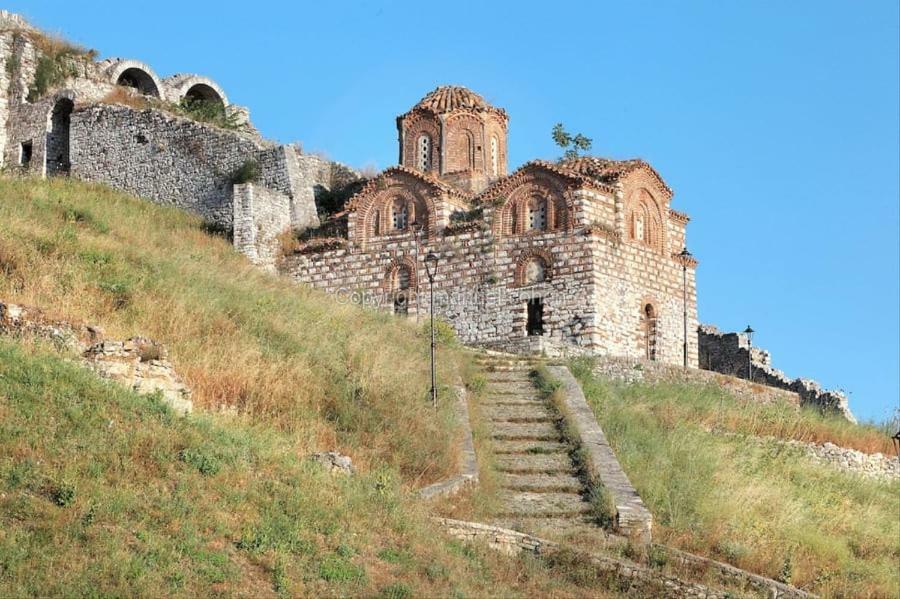 Guest House Toli Inside Berat Castle Exterior photo